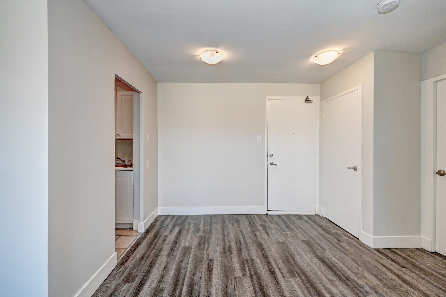 Parkdale Tower Apartments - Photo 4