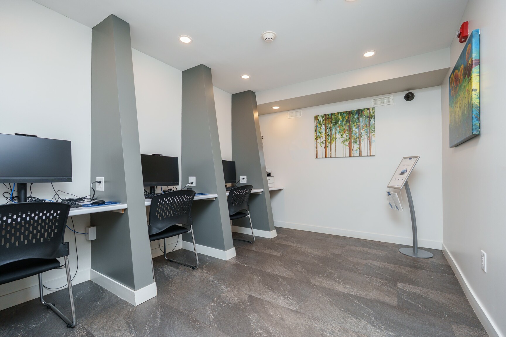 Addison Square Apartments - Photo 7