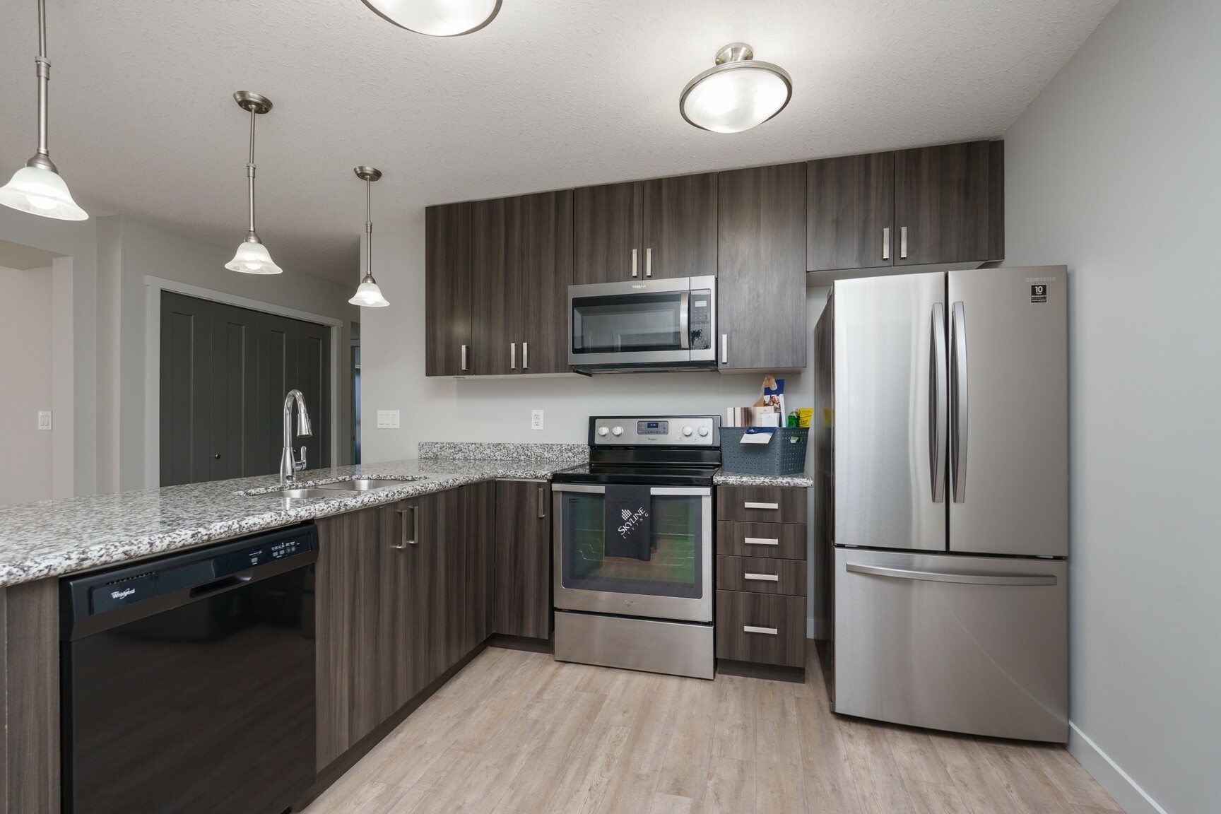 Addison Square Apartments - Photo 11