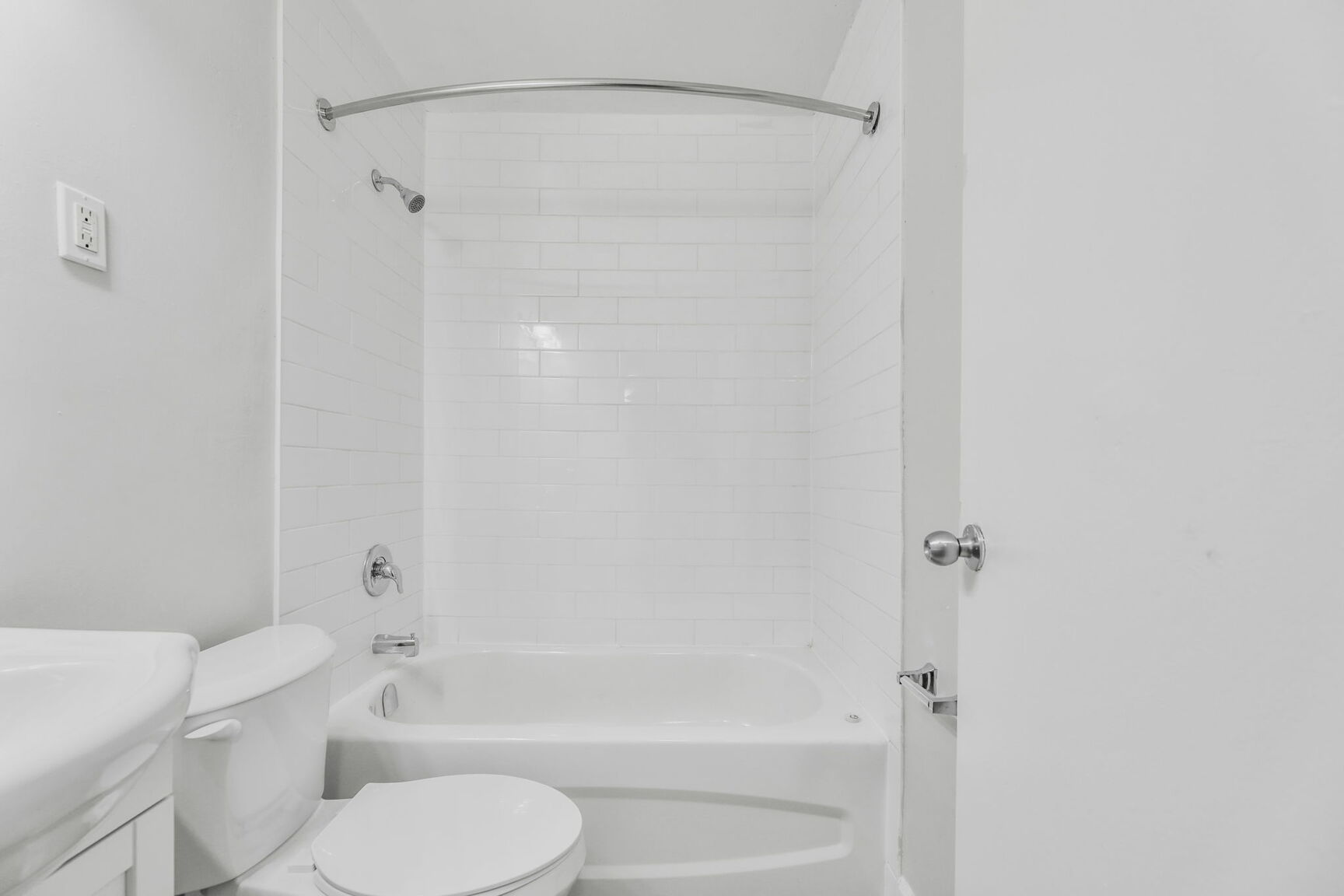 Huron Village Apartments - Photo 14