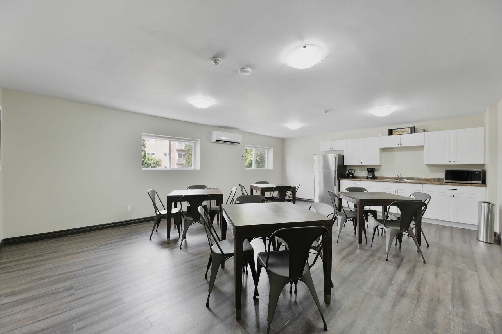 Huron Village Apartments - Photo 18