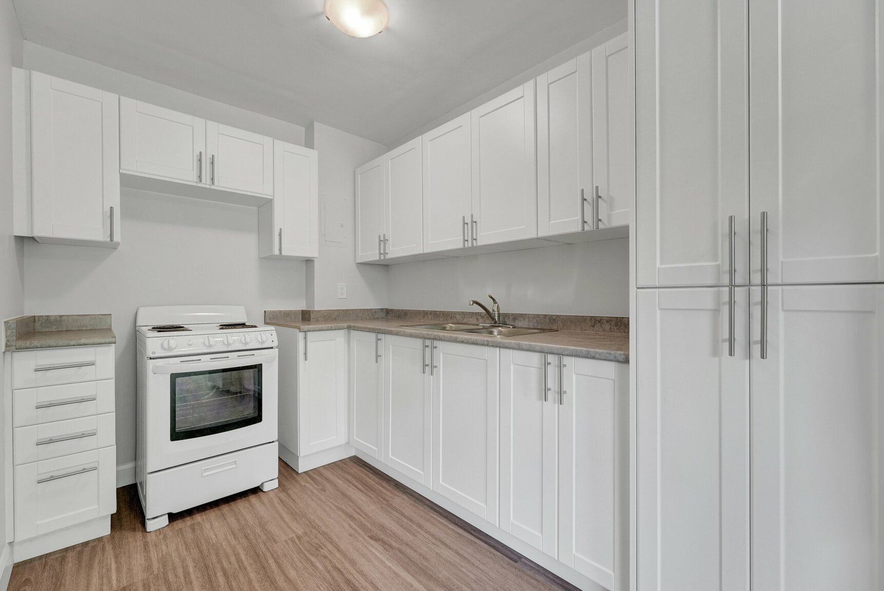 Huron Gardens Apartments - Photo 9