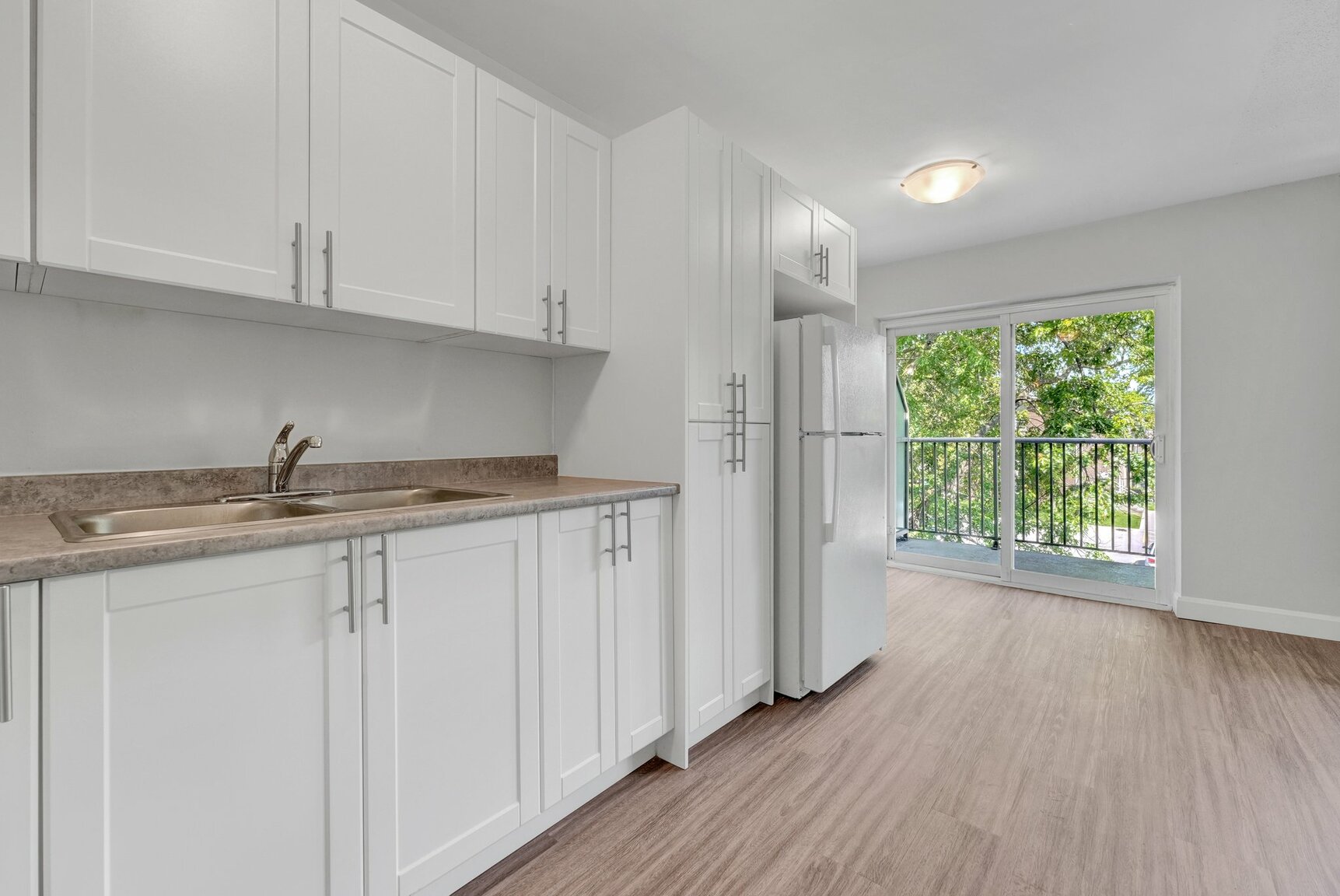 Huron Gardens Apartments - Photo 10