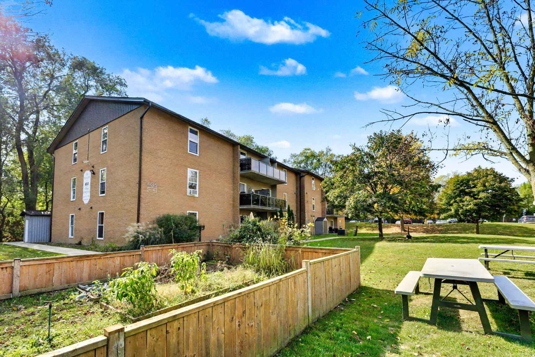 Park Place on Village Green Apartments - Photo 2
