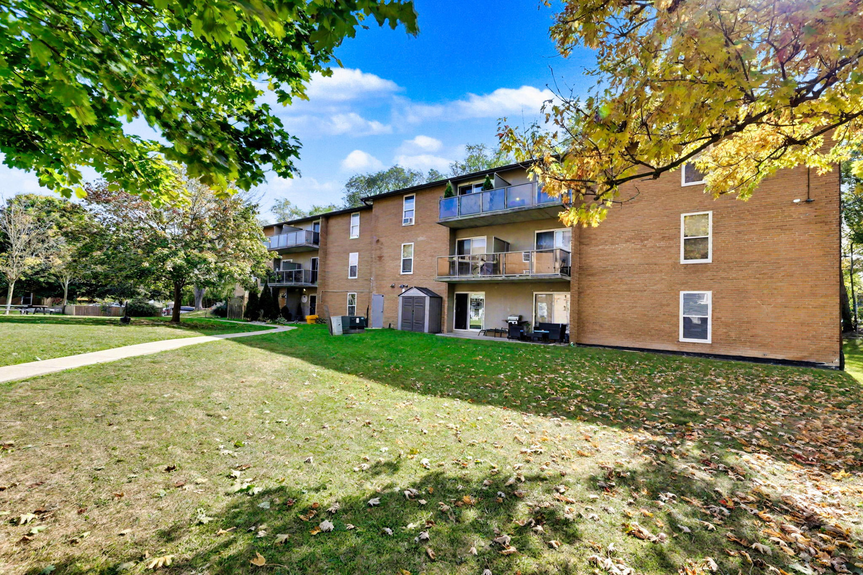 Park Place on Village Green Apartments - Photo 3