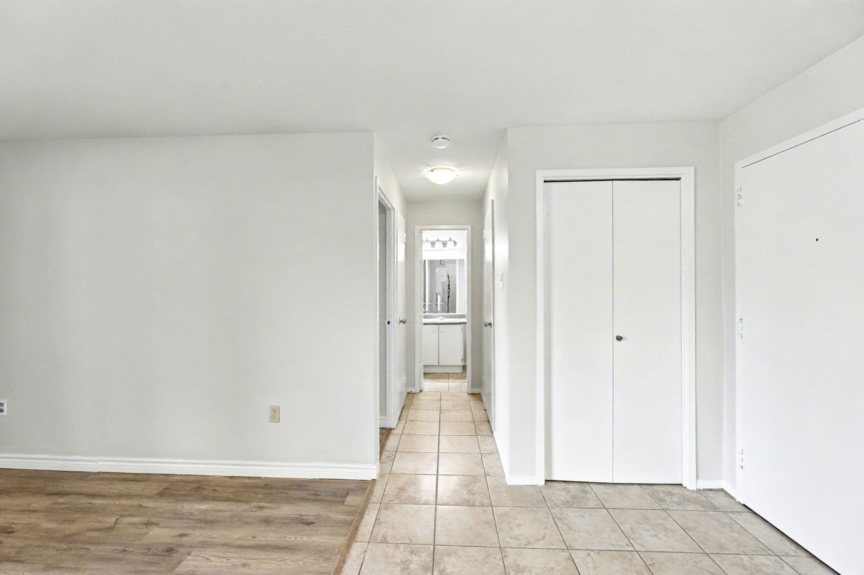 Park Place on Village Green Apartments - Photo 10