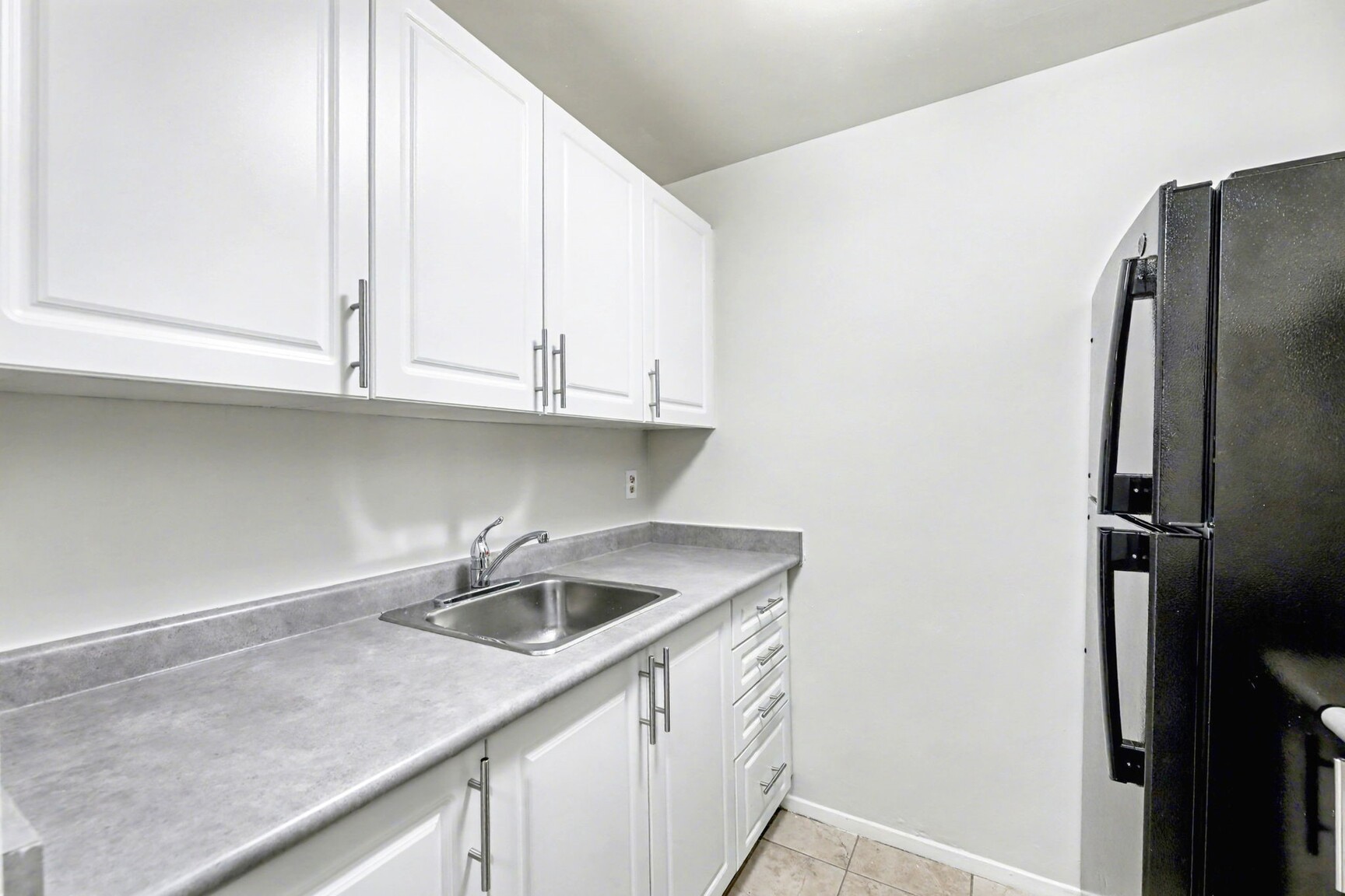 Park Place on Village Green Apartments - Photo 16