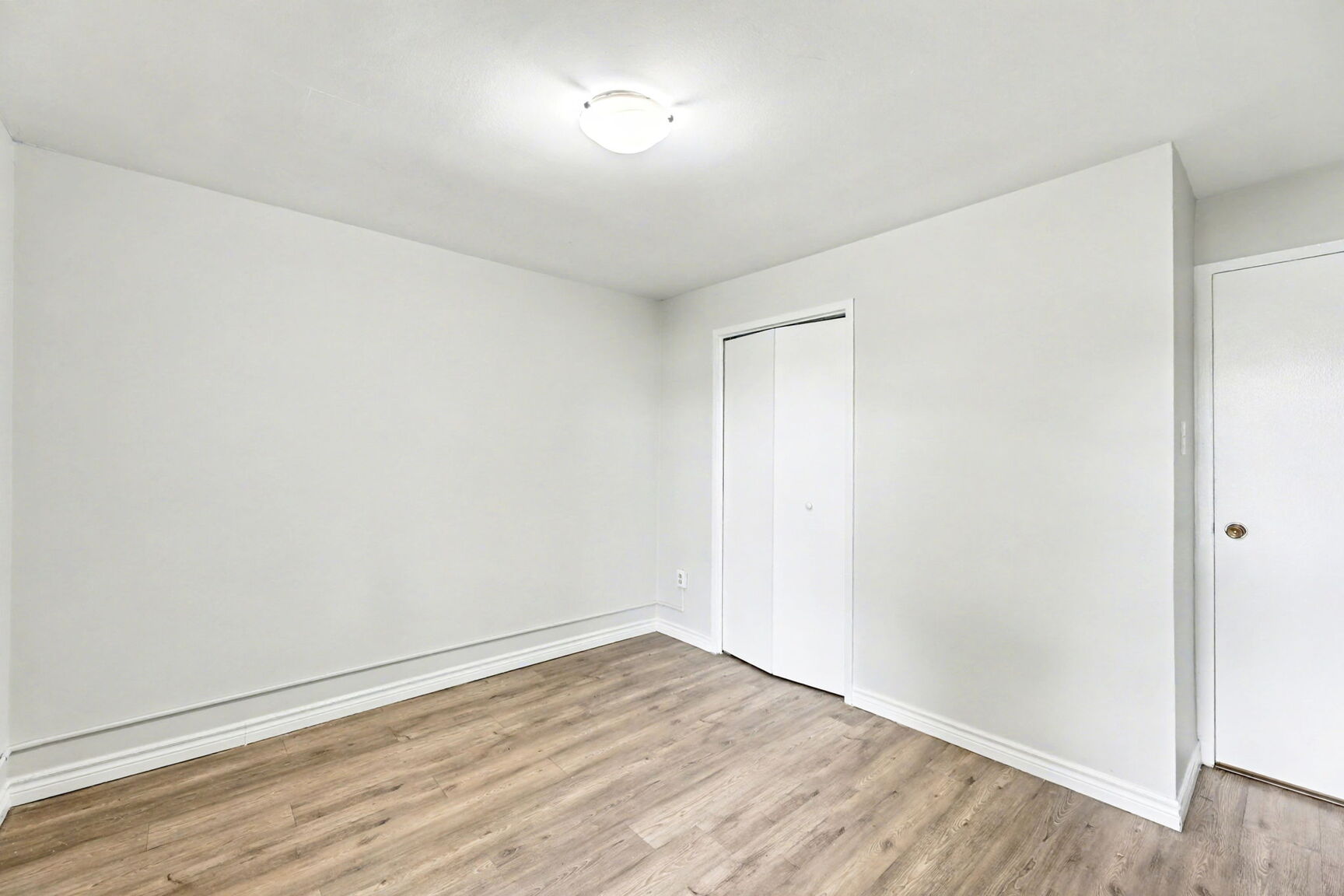 Park Place on Village Green Apartments - Photo 18