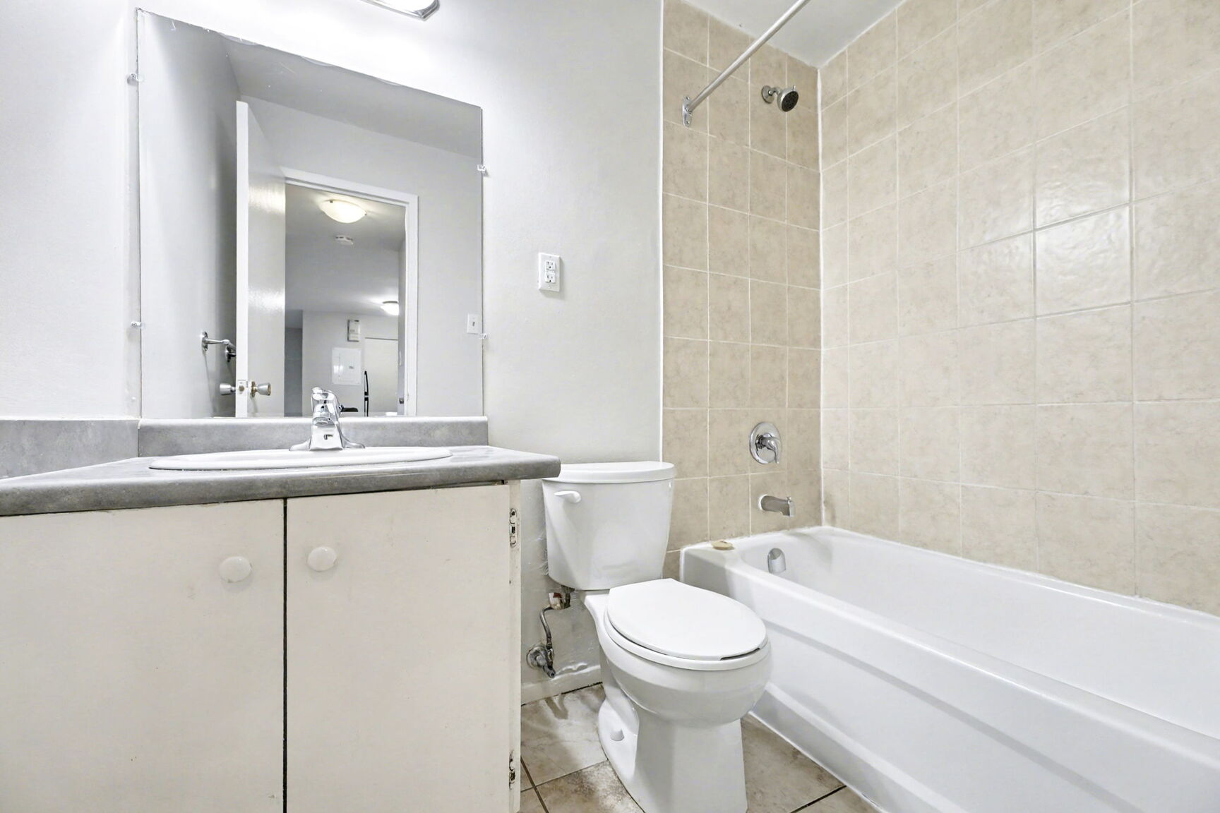 Park Place on Village Green Apartments - Photo 22