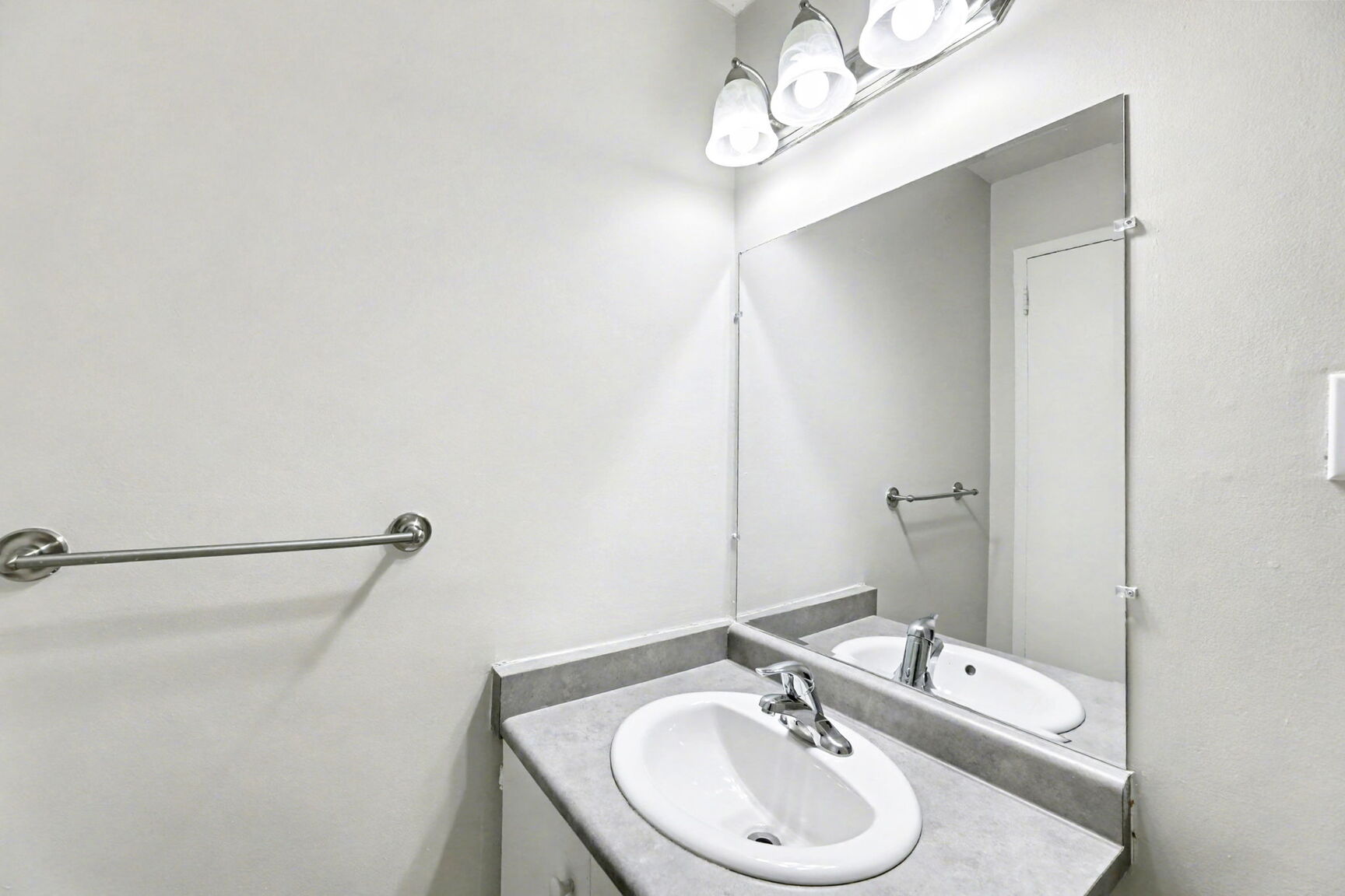 Park Place on Village Green Apartments - Photo 23
