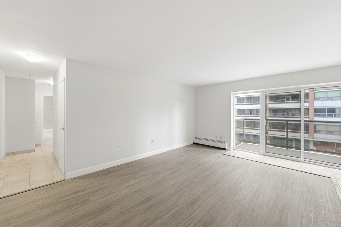 The Senate Apartments - Photo 8