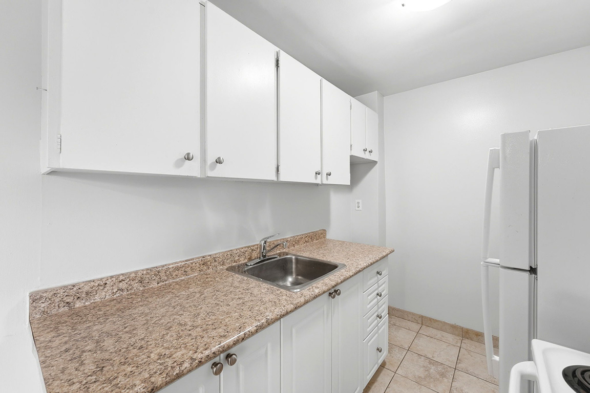 The Senate Apartments - Photo 11