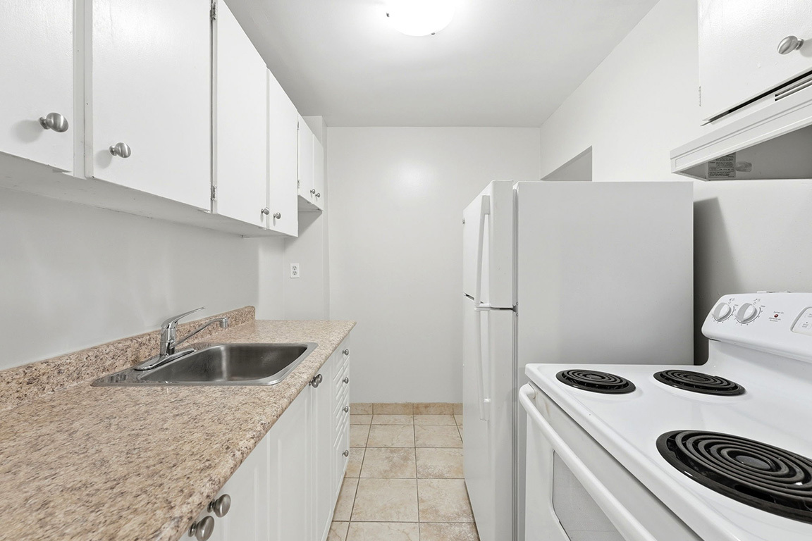 The Senate Apartments - Photo 14