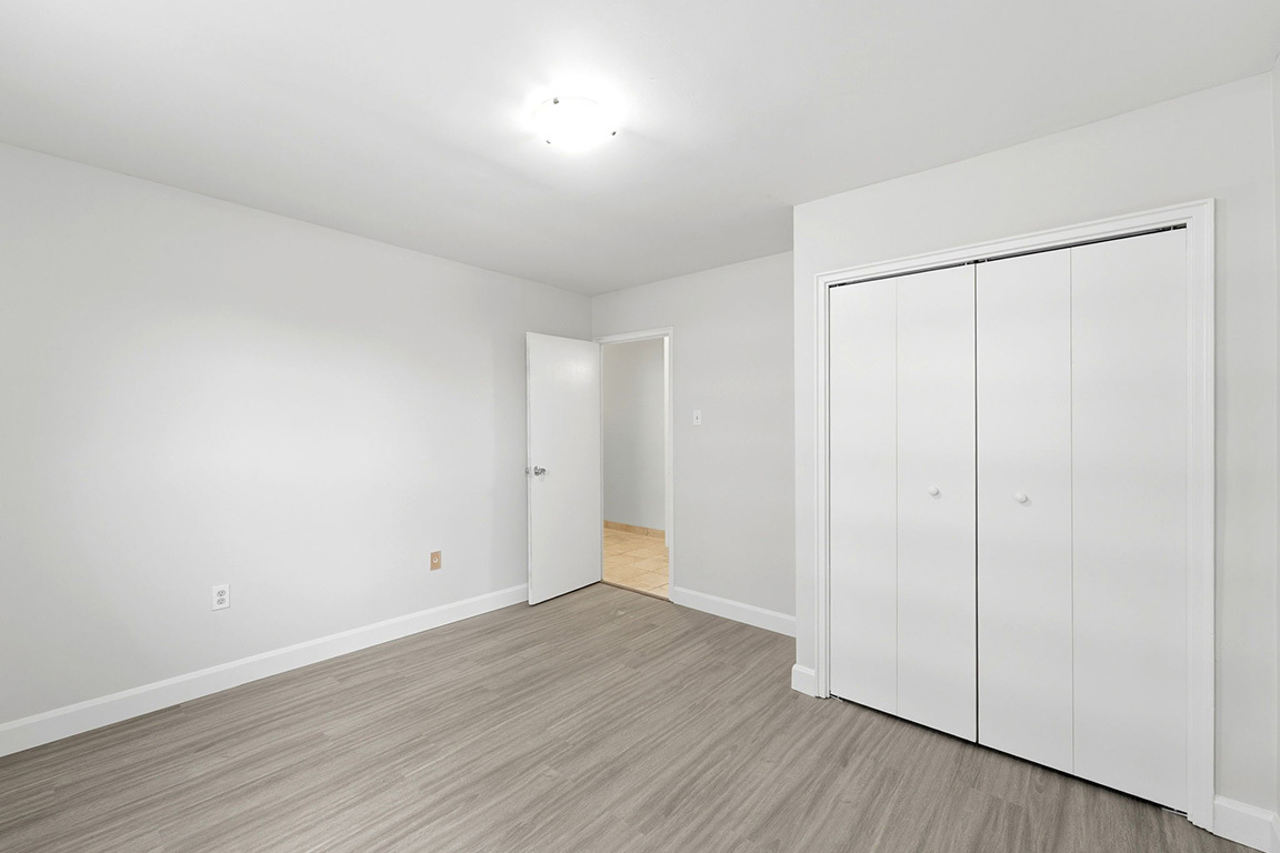 The Senate Apartments - Photo 16