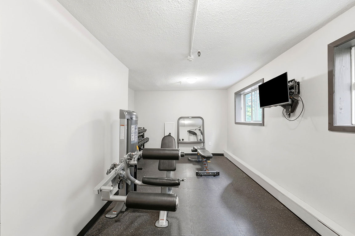 The Senate Apartments - Photo 23