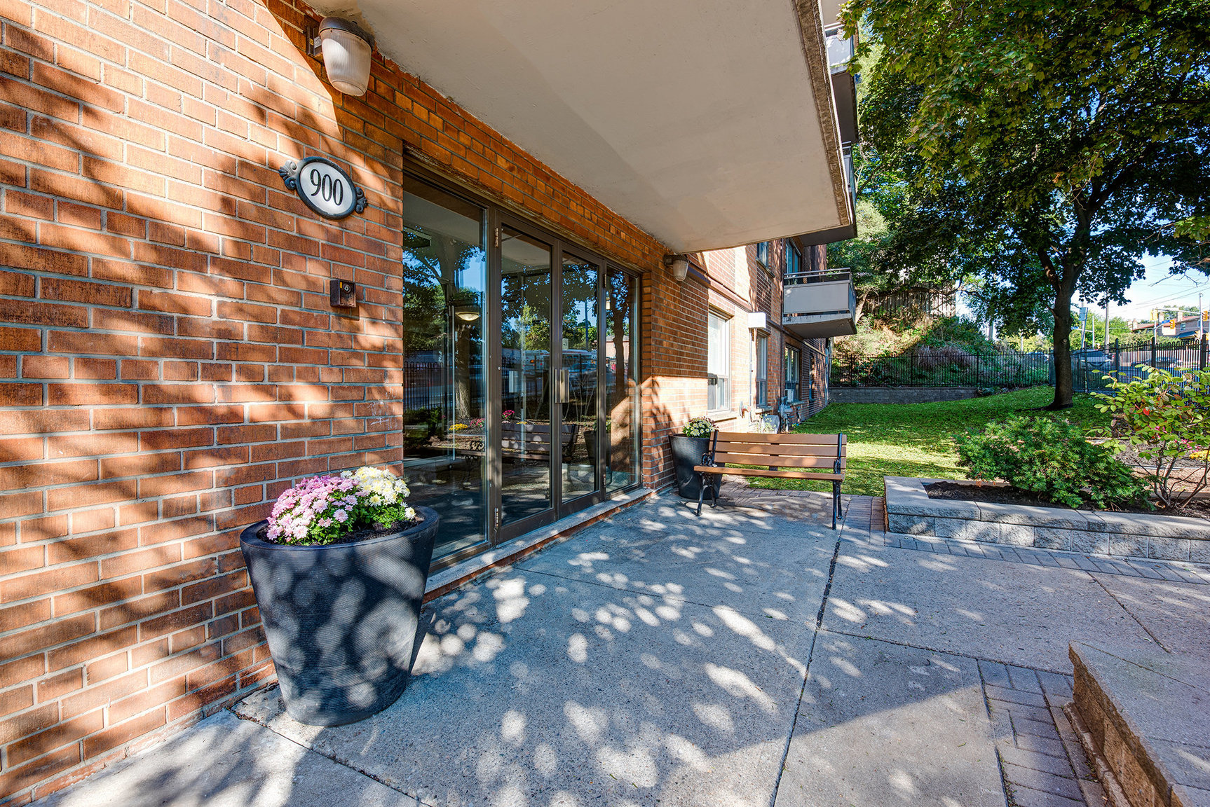 Suite Jane Apartments - Photo 3
