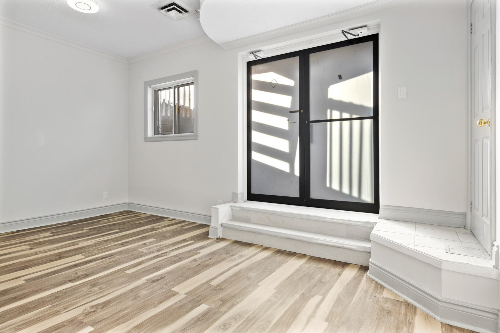 455 Somerset Street W - Photo 2
