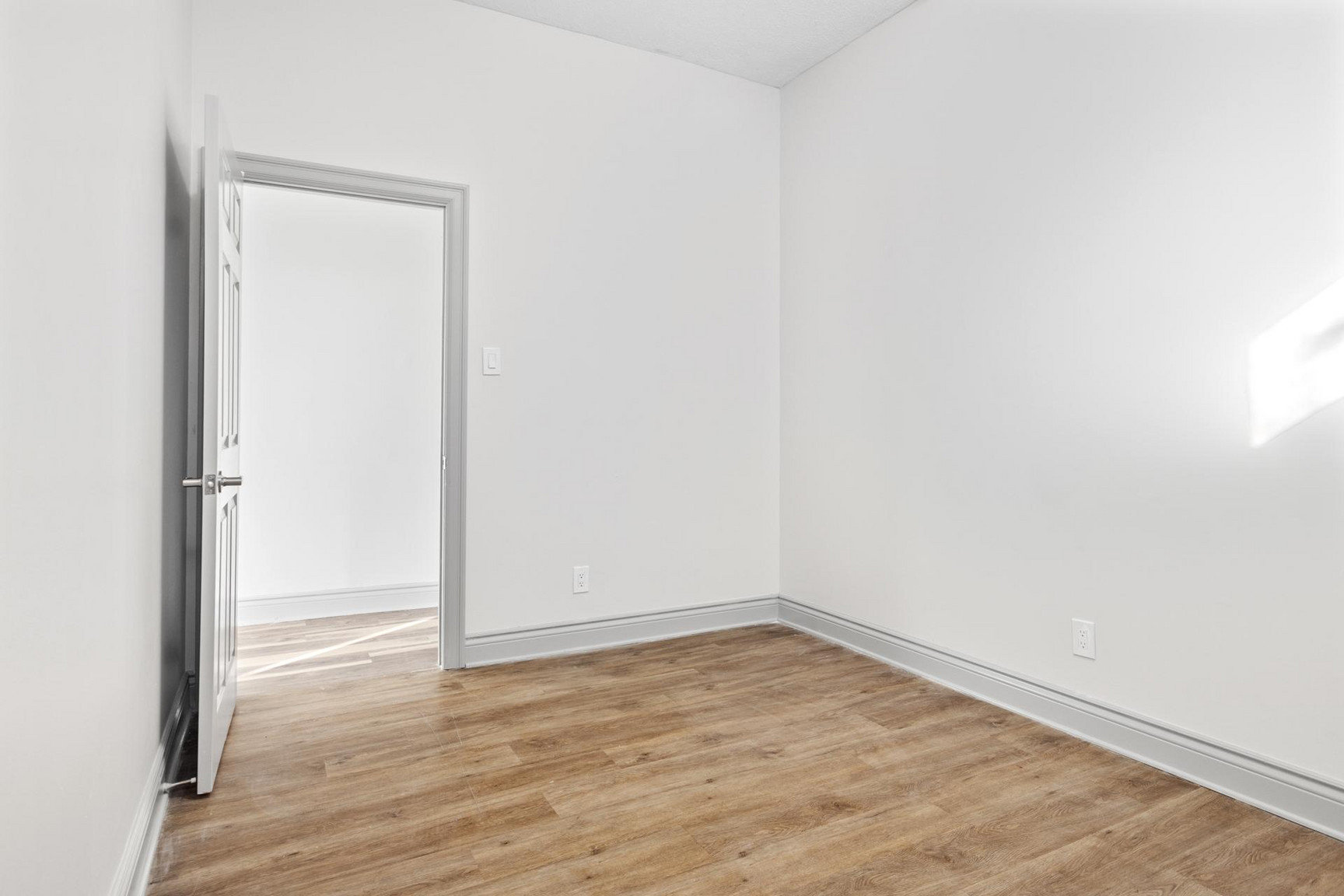 455 Somerset Street W - Photo 8