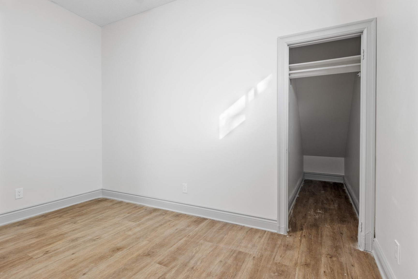 455 Somerset Street W - Photo 9