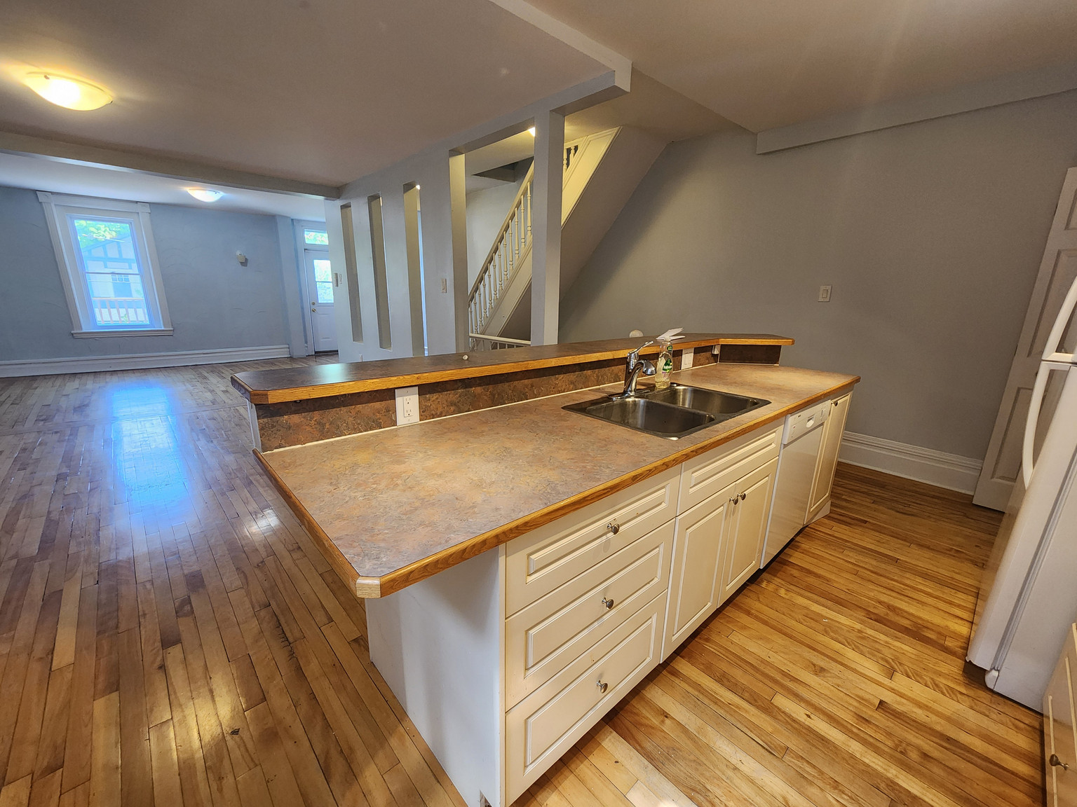 389 Daly Avenue - Photo 4