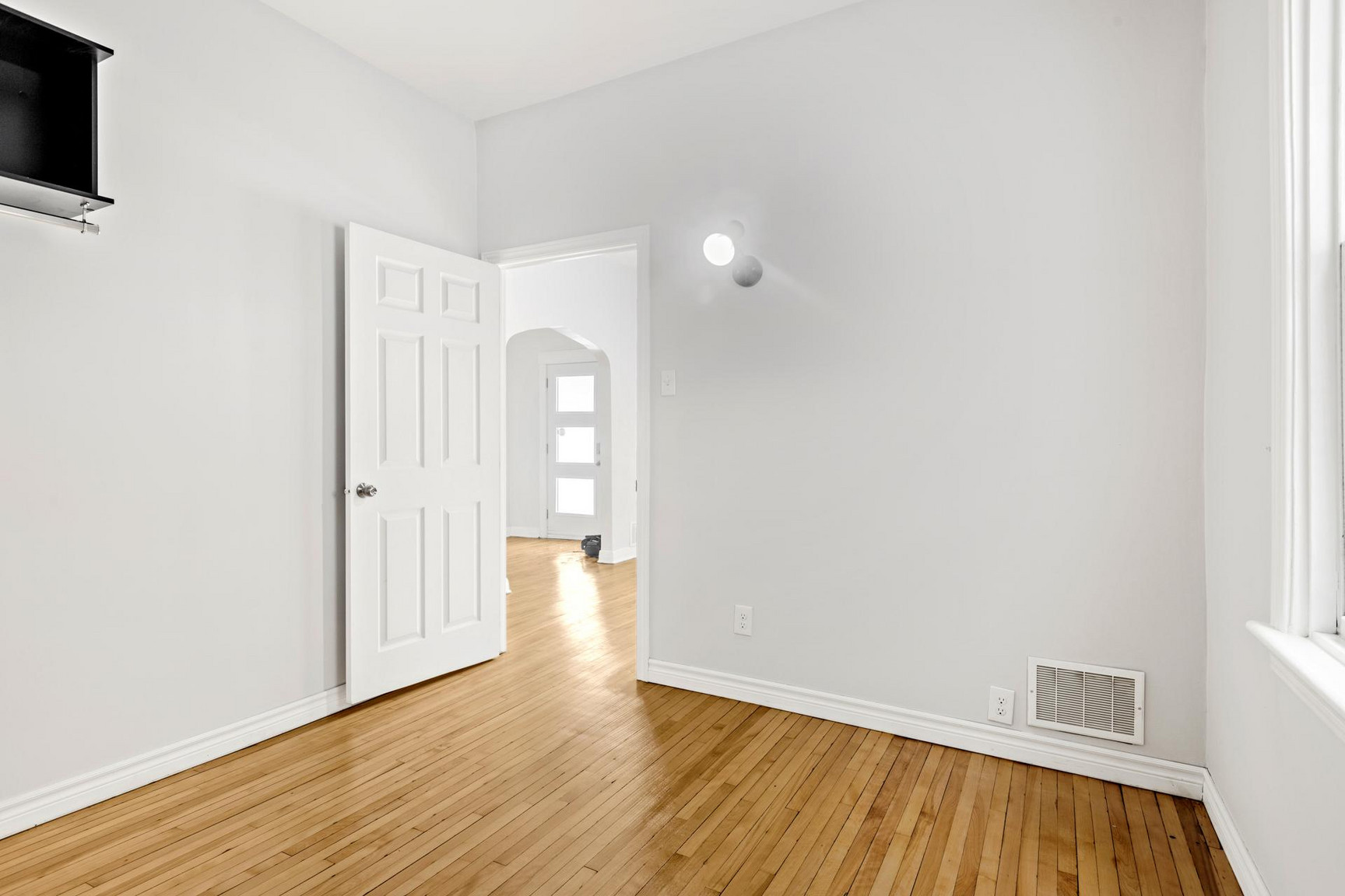 481 Besserer Street - Photo 13