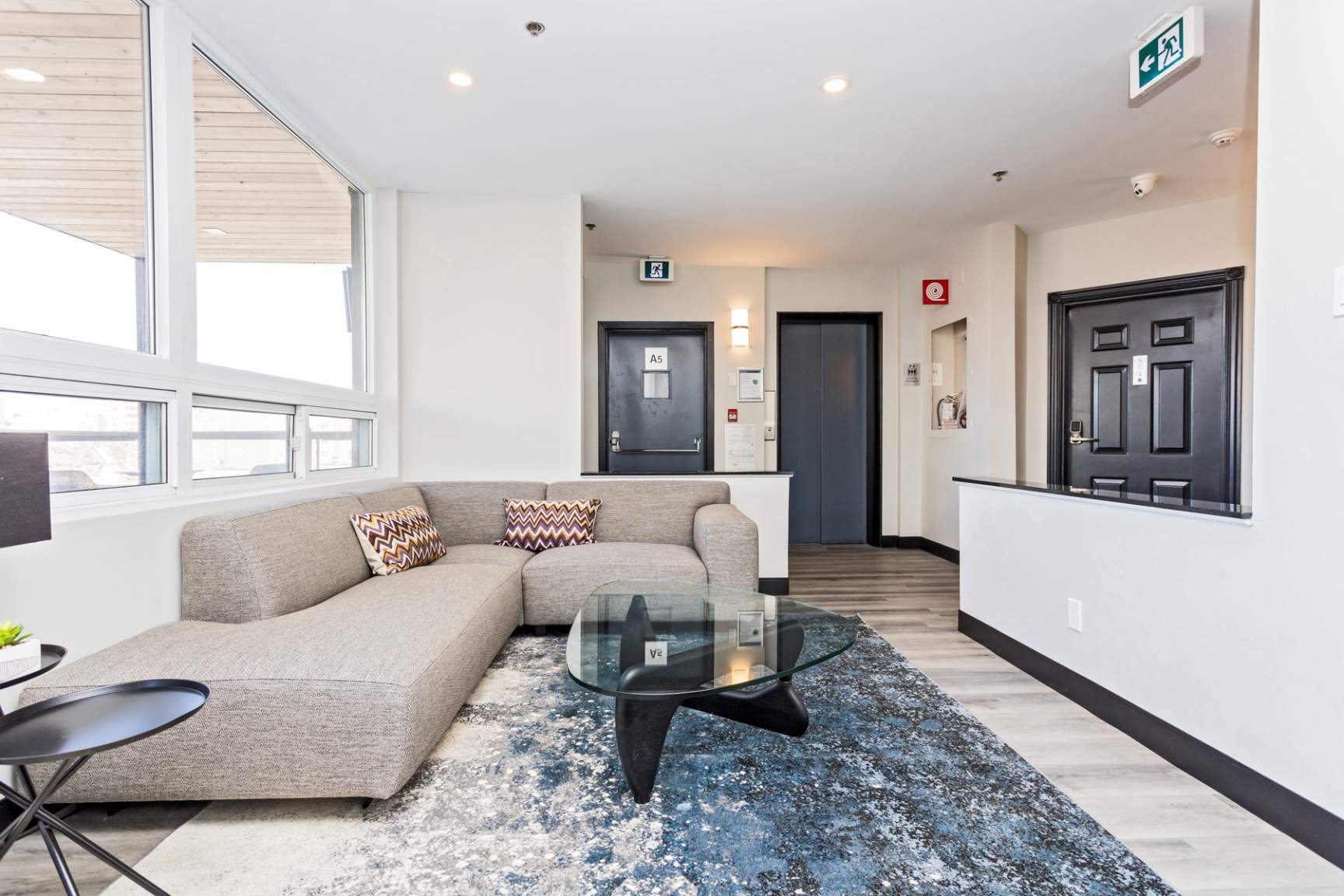 330 McLeod - Photo 17