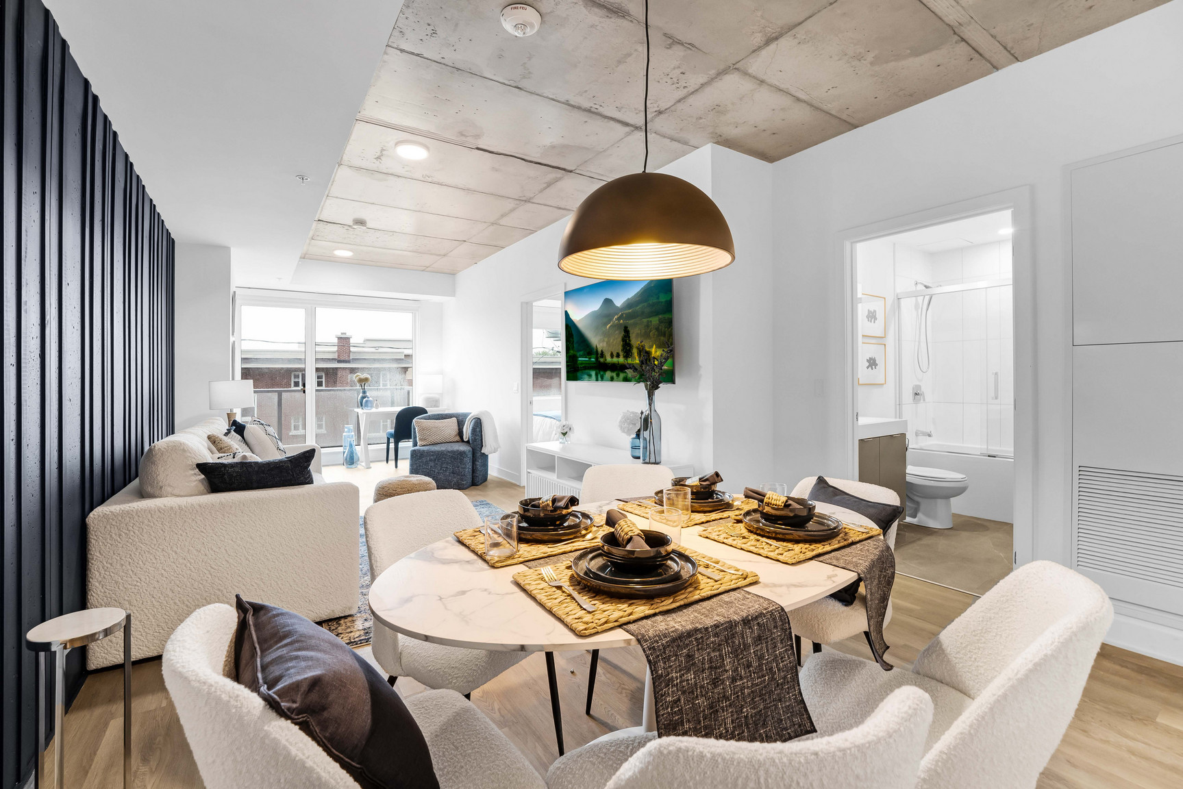 Carlton West - Photo 20