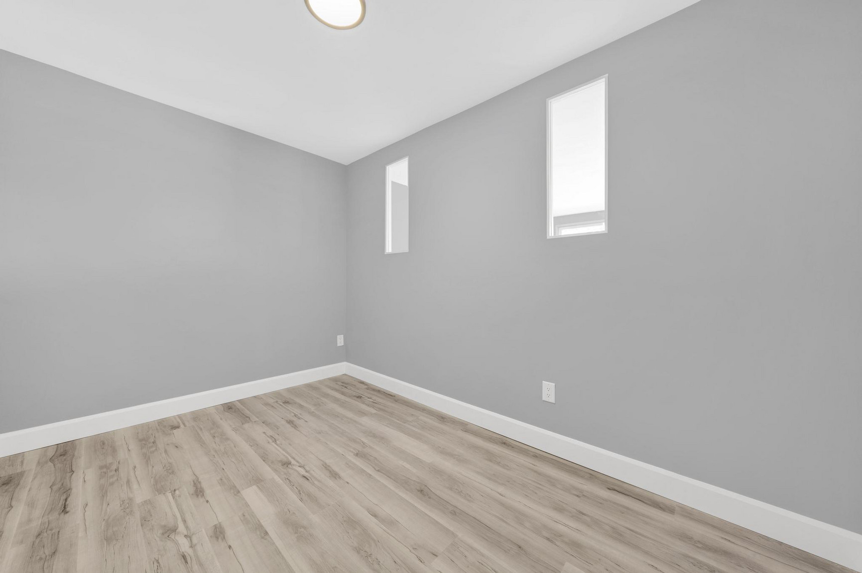 535 The East Mall - Photo 11