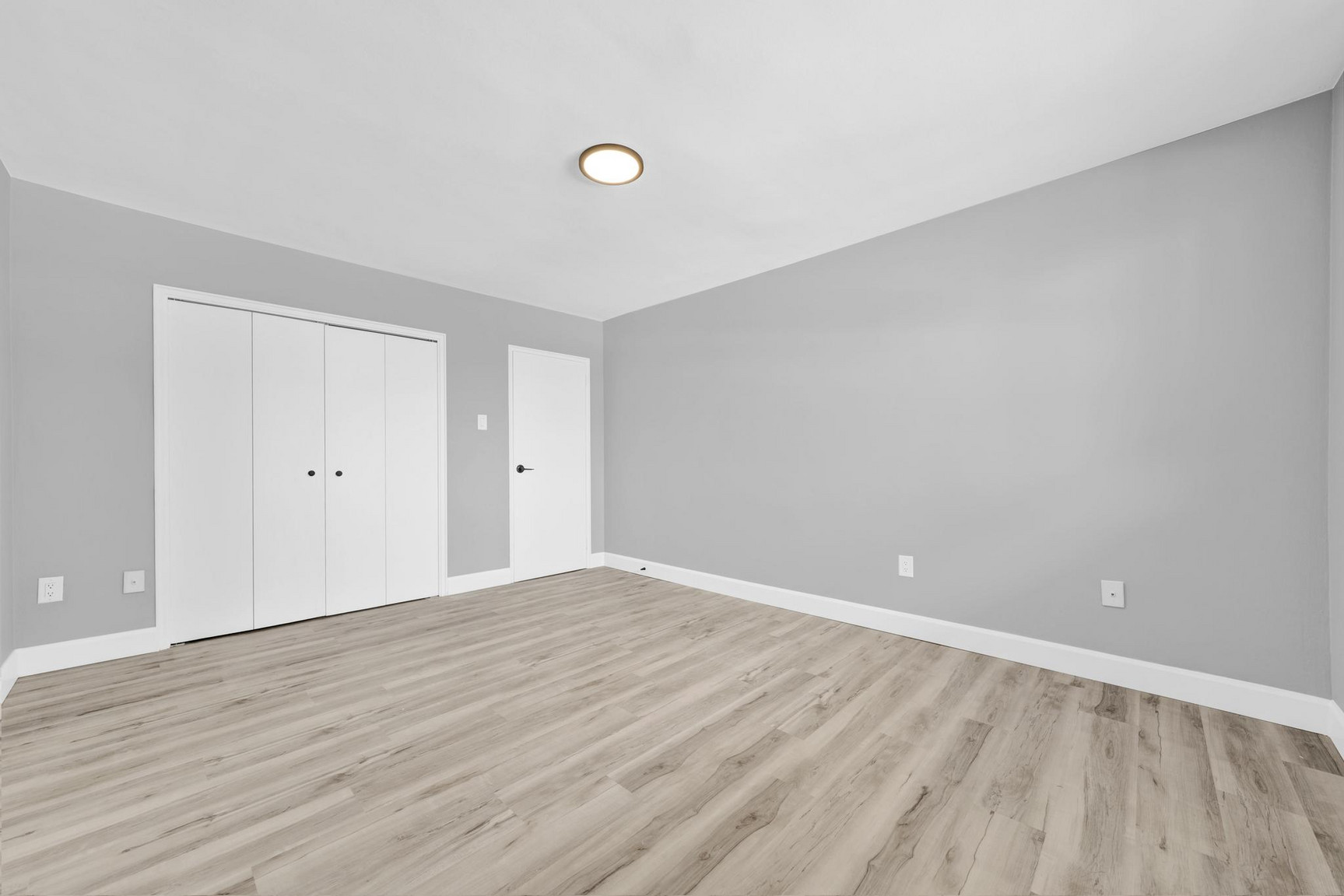 535 The East Mall - Photo 8
