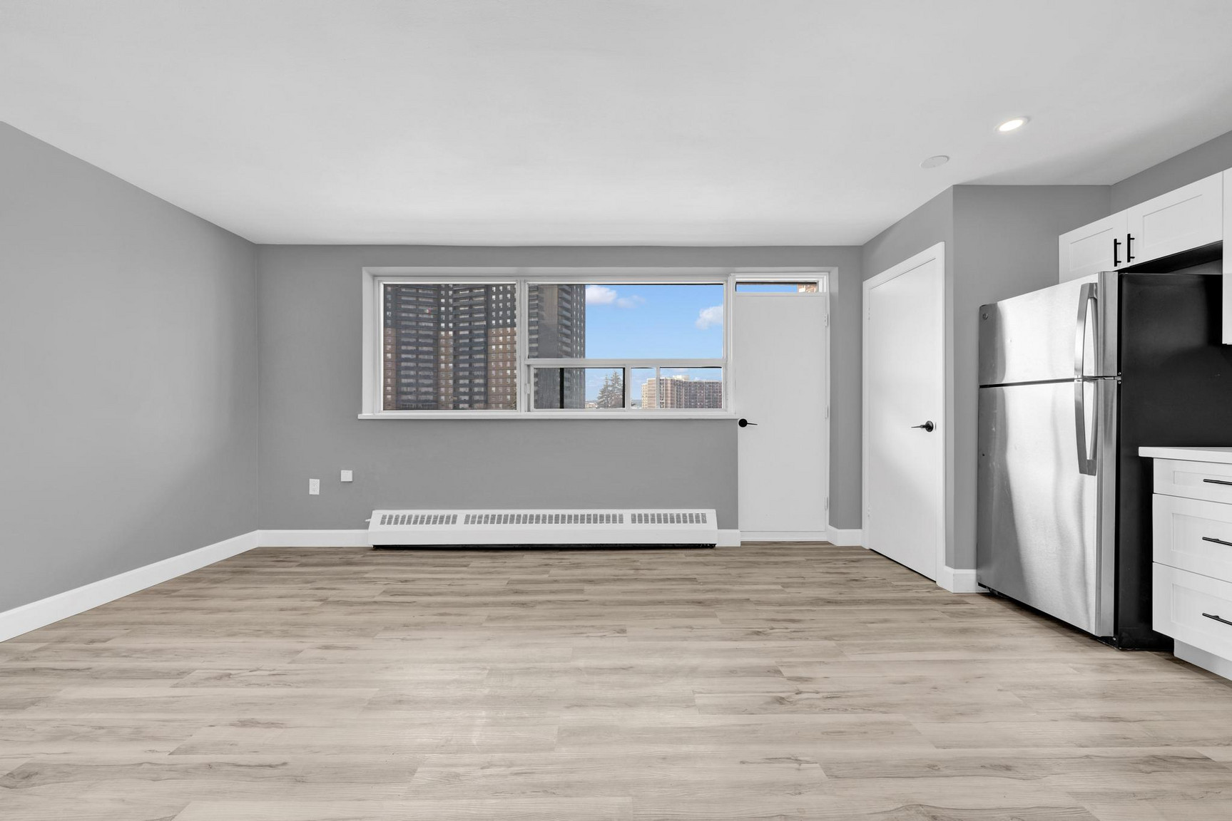 535 The East Mall - Photo 6