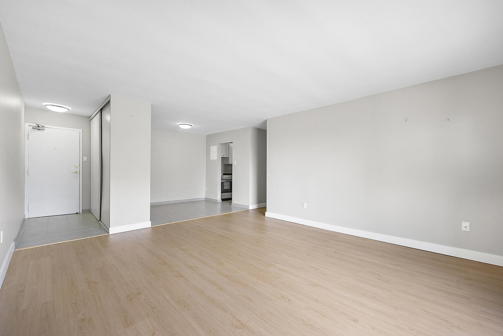 725-745 Wonderland Road South  - Photo 8