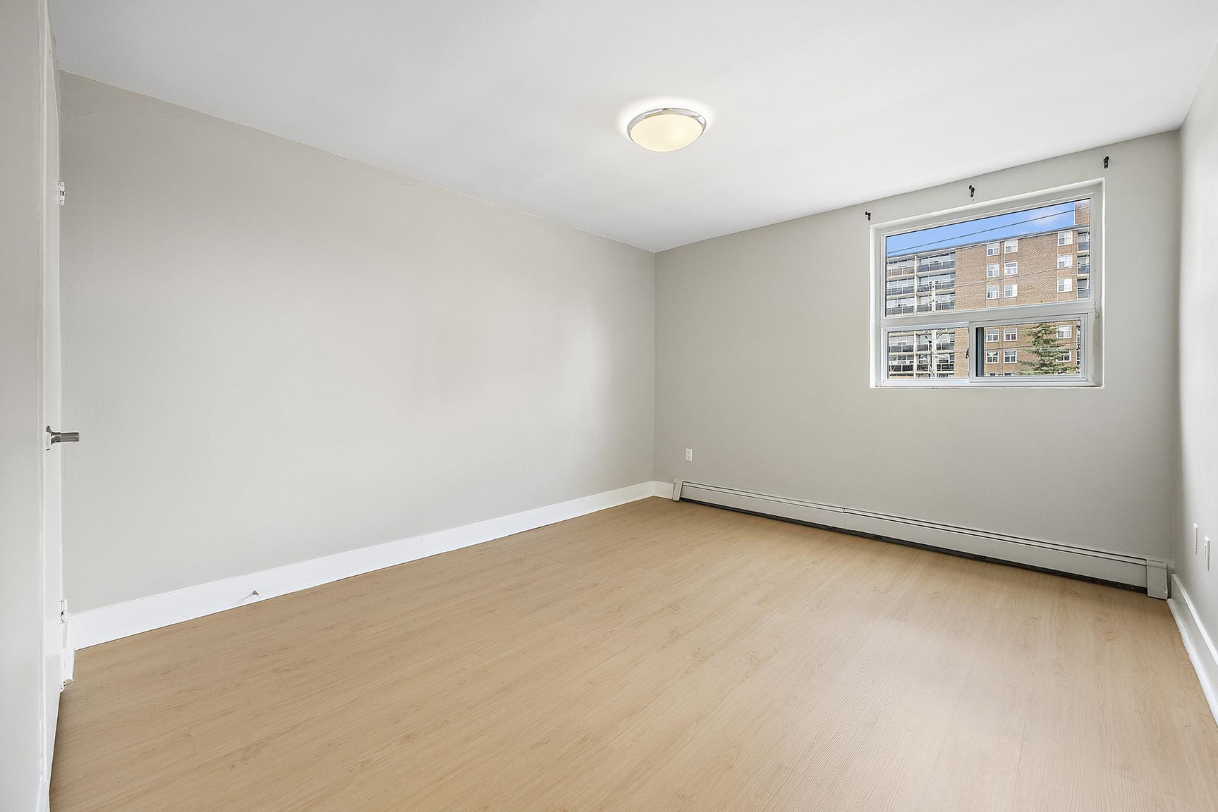 725-745 Wonderland Road South  - Photo 9