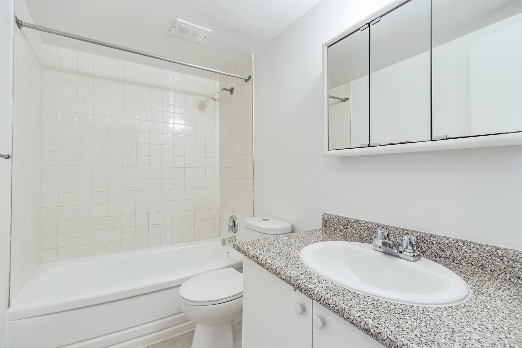 300 Eglinton Avenue East - Photo 6
