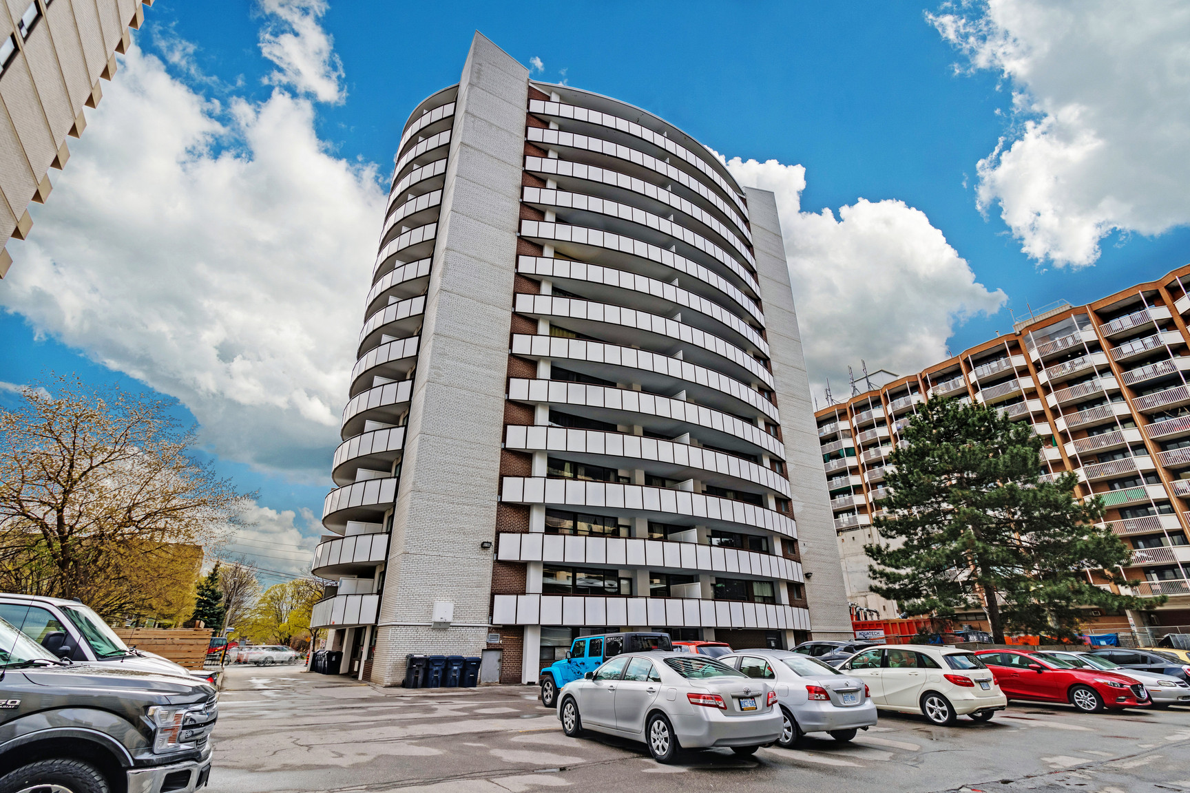 300 Eglinton Avenue East - Photo 18