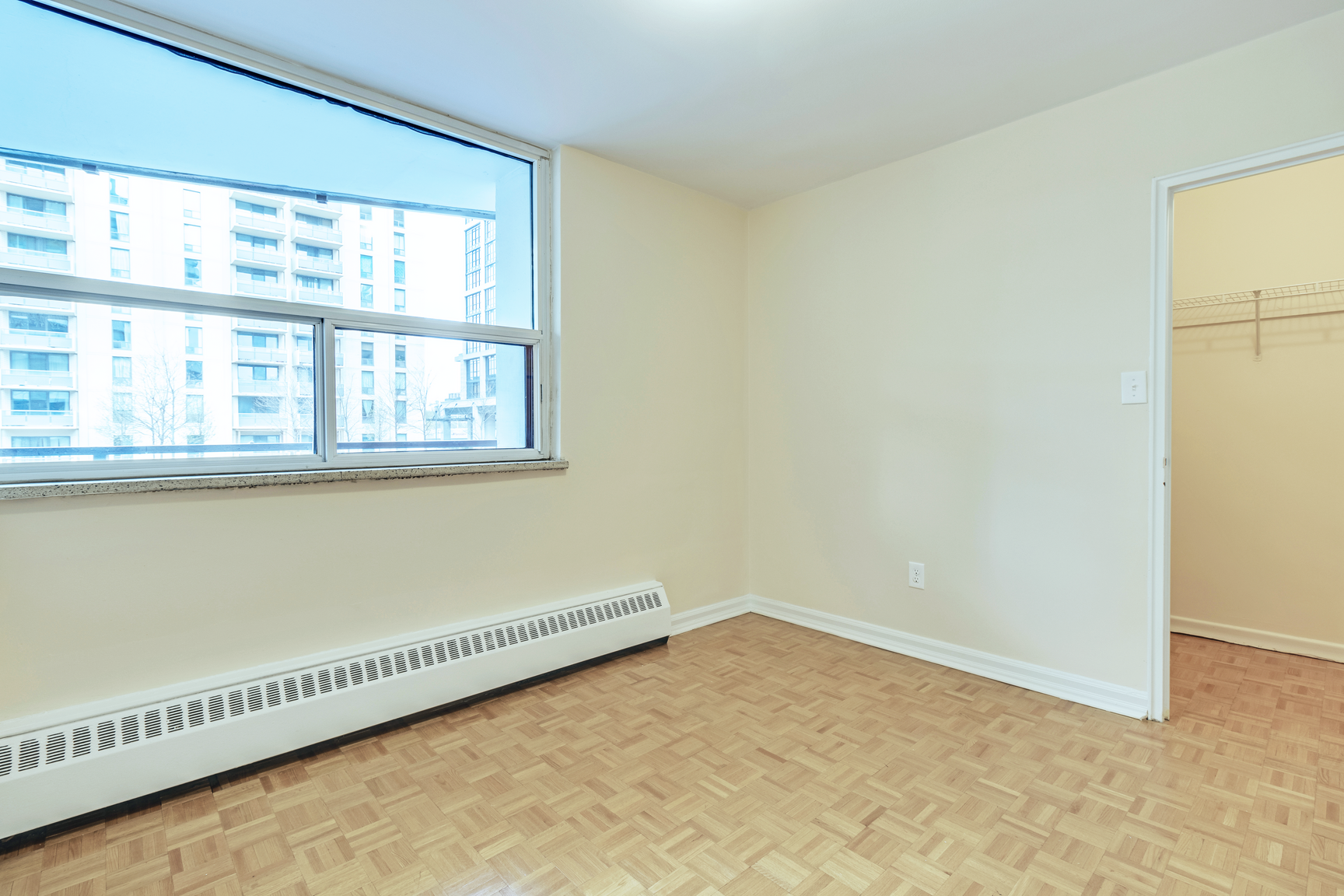 300 Eglinton Avenue East - Photo 10