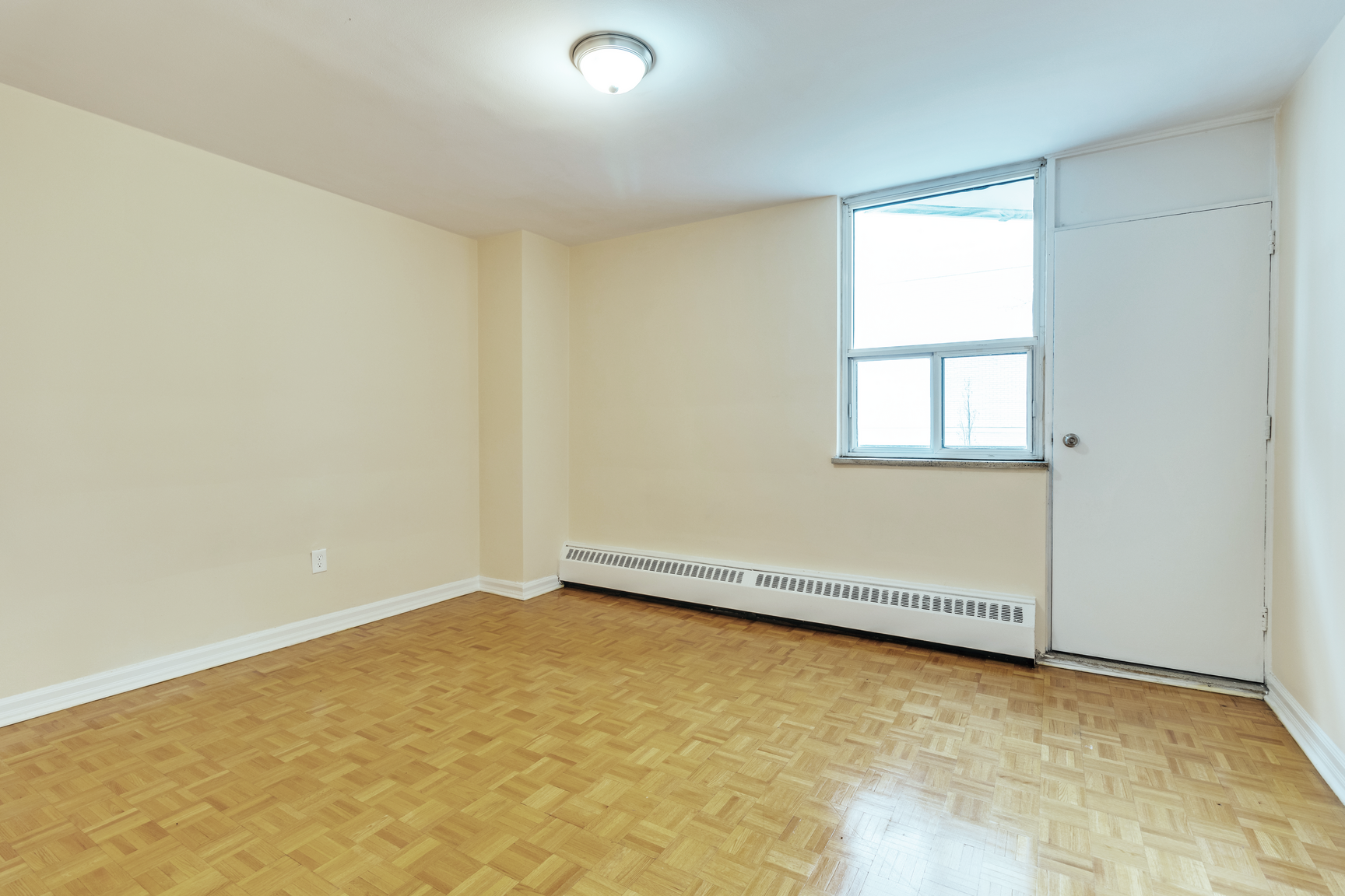 300 Eglinton Avenue East - Photo 11