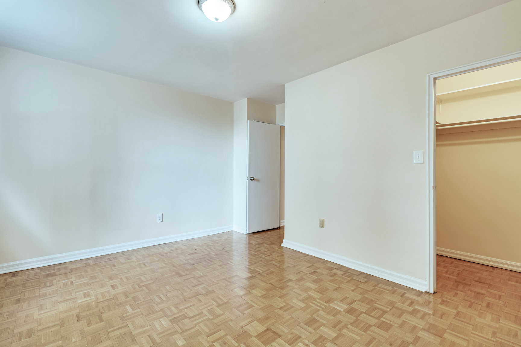 300 Eglinton Avenue East - Photo 12