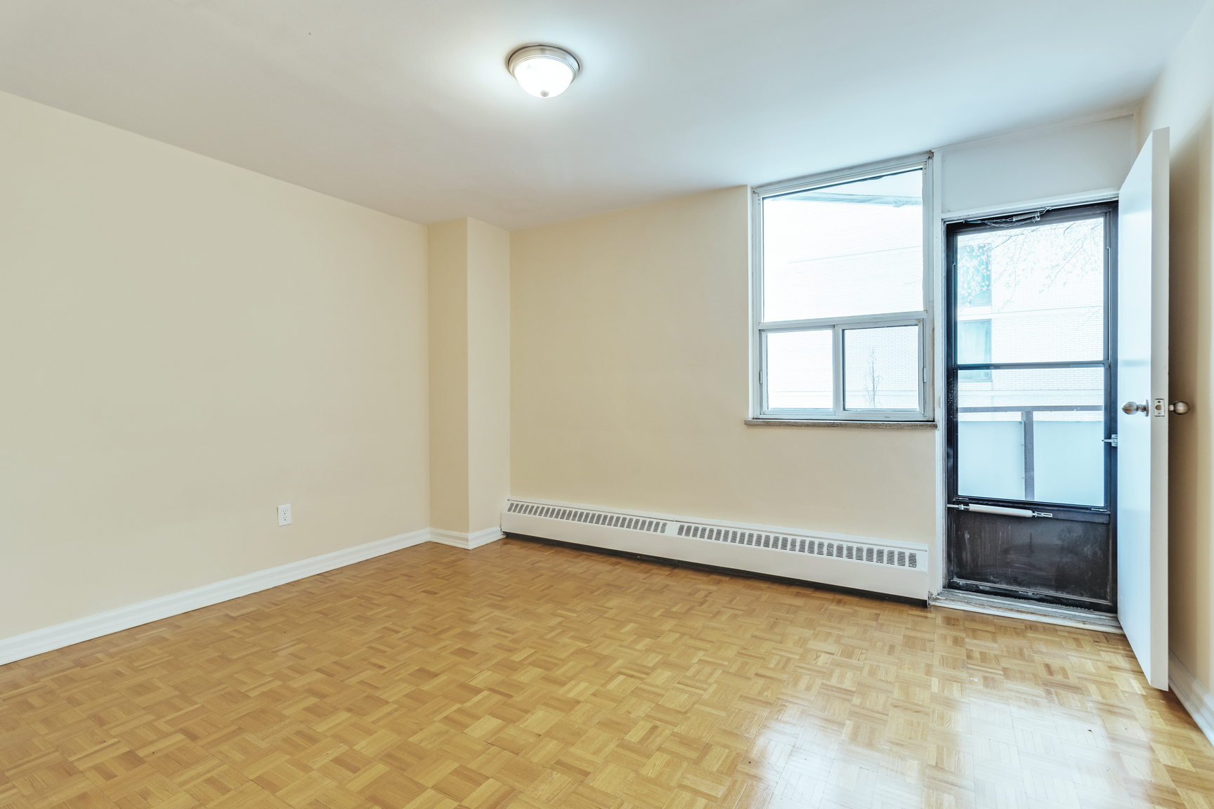 300 Eglinton Avenue East - Photo 13
