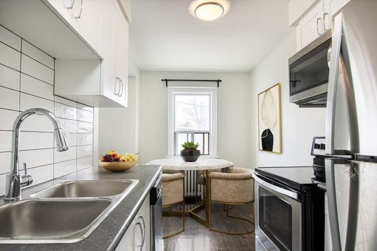 1660 Bathurst Street - Photo 2