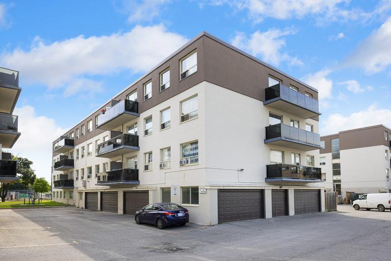 3894 Bathurst Street - Photo 10