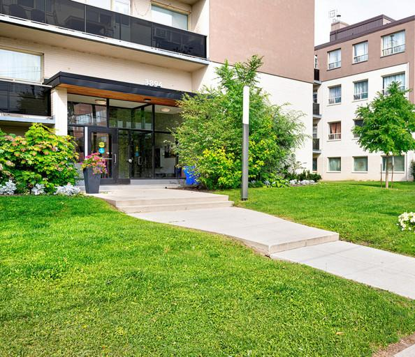 3894 Bathurst Street - Photo 9