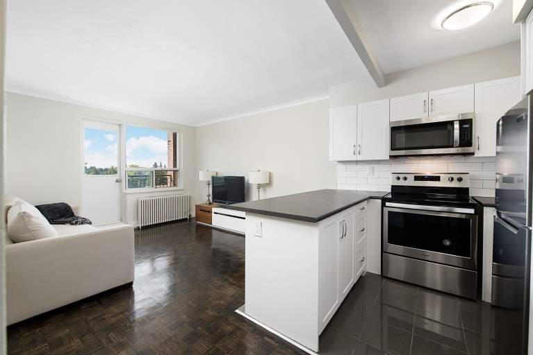286 Finch Avenue West - Photo 3