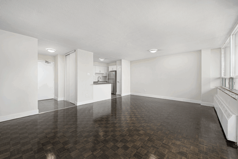 2397 FINCH AVE W - Photo 3