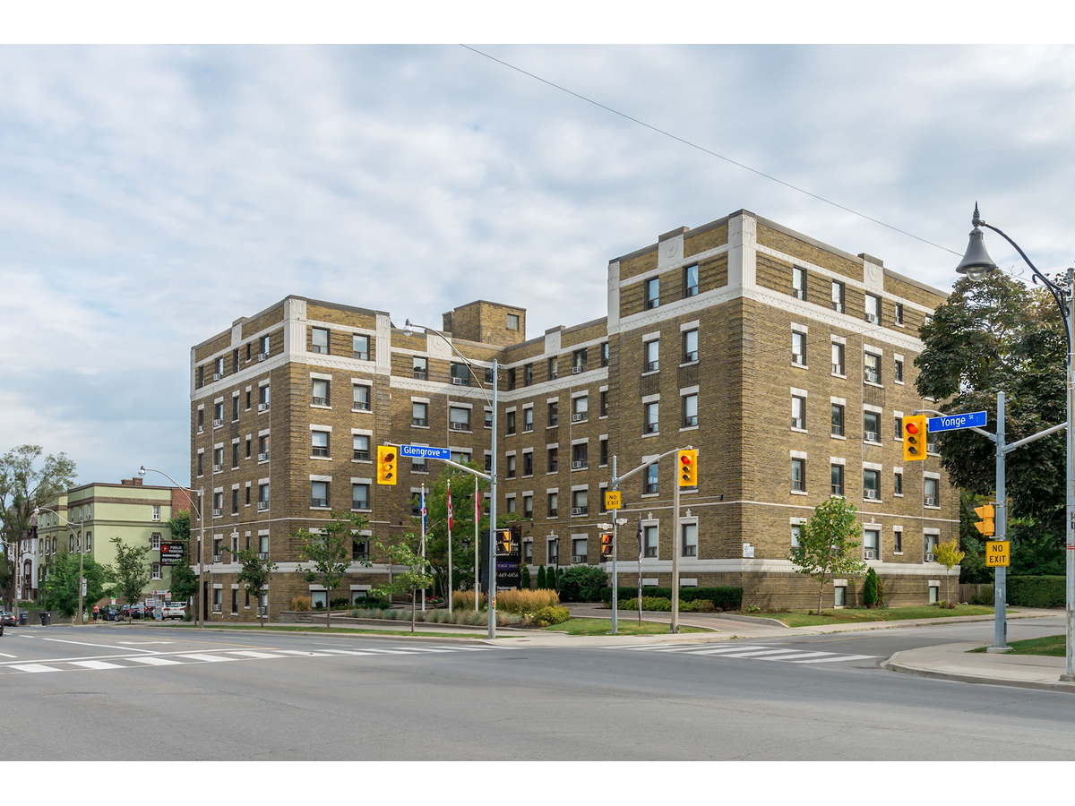 Metropolitan Apartments - Photo 14