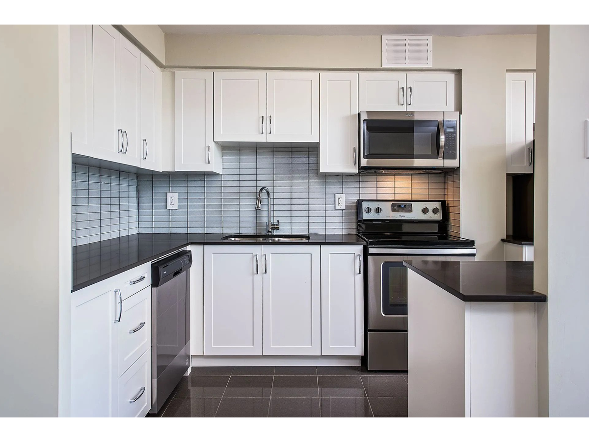 3311 Bathurst Street - Photo 2