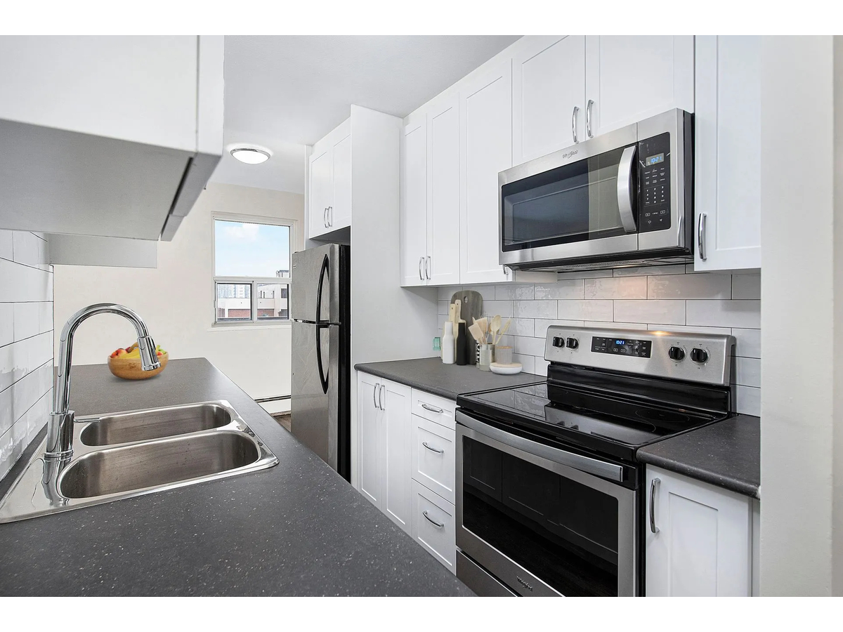 4981 Bathurst Street - Photo 3