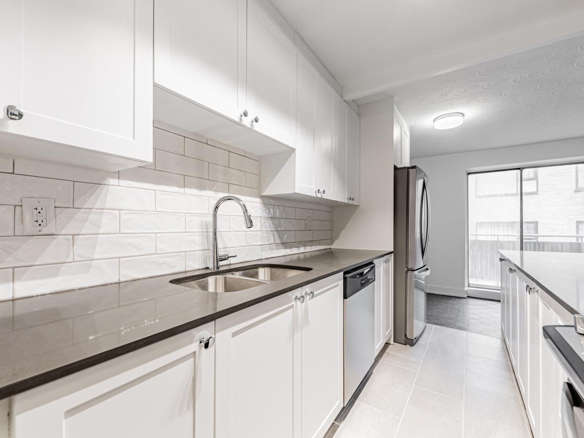 1903 Bayview Avenue - Photo 3