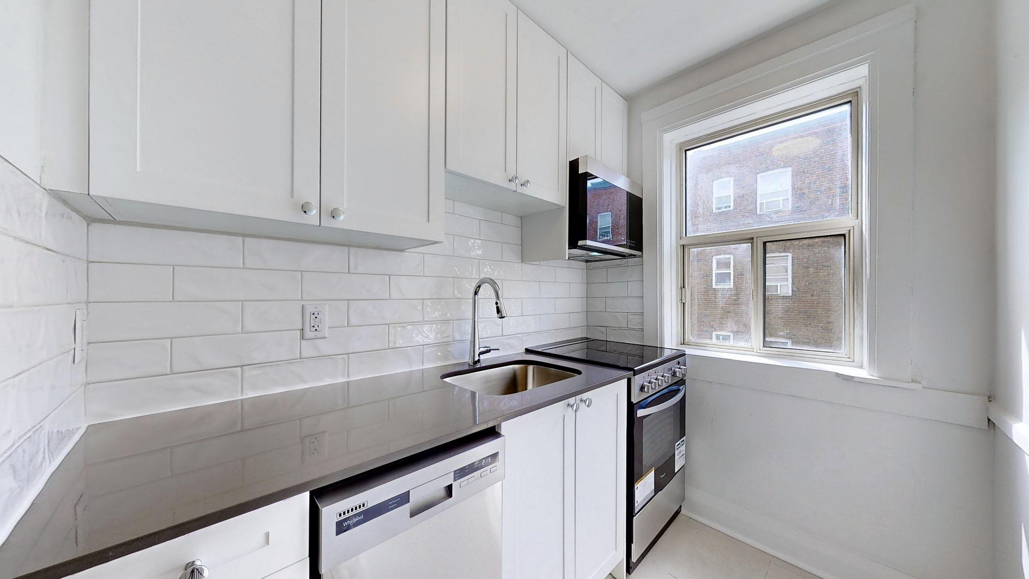 1602 Bathurst Street - Photo 2