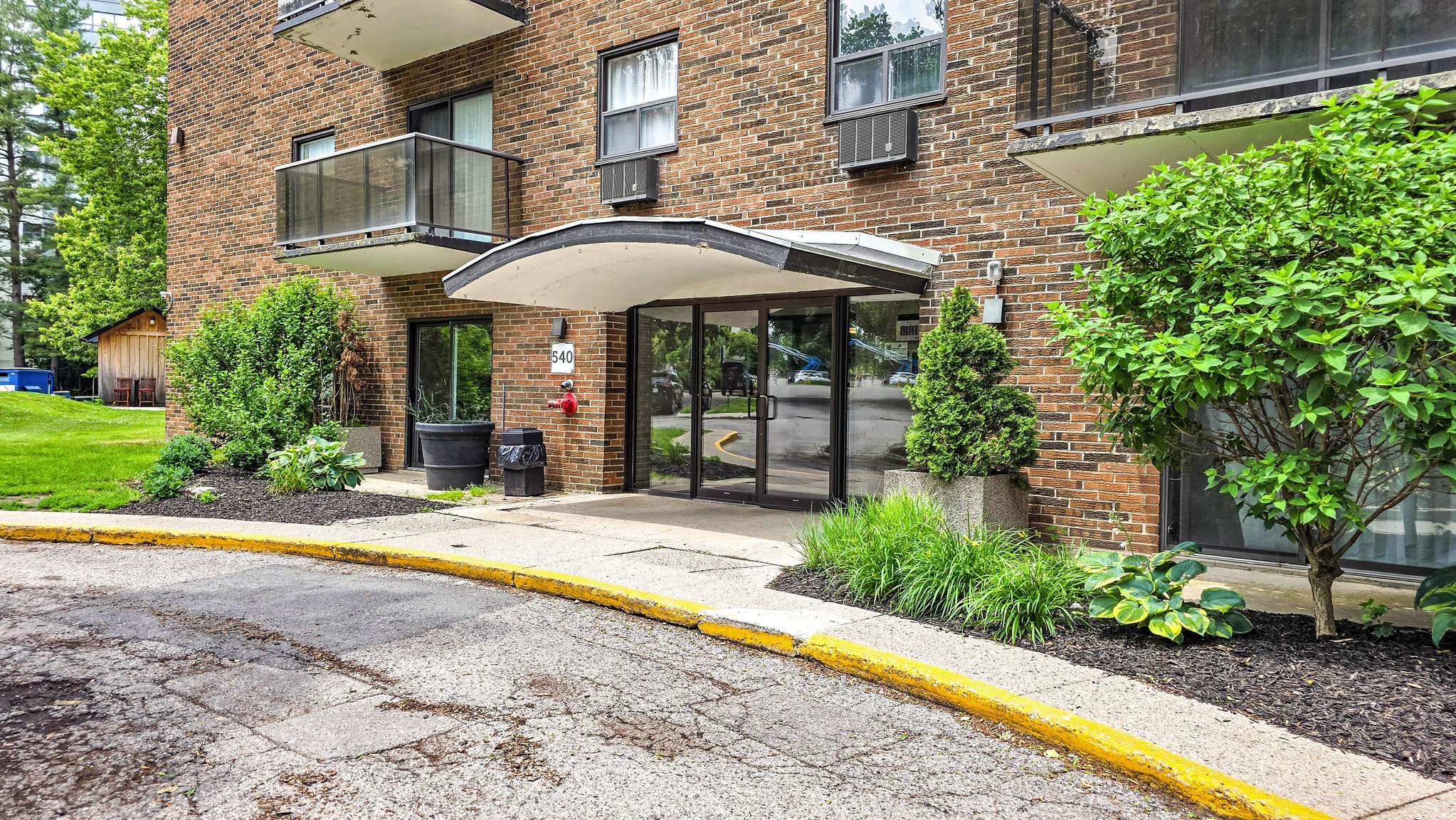  540 Proudfoot Lane - Beaverbrae Apartments - Photo 14