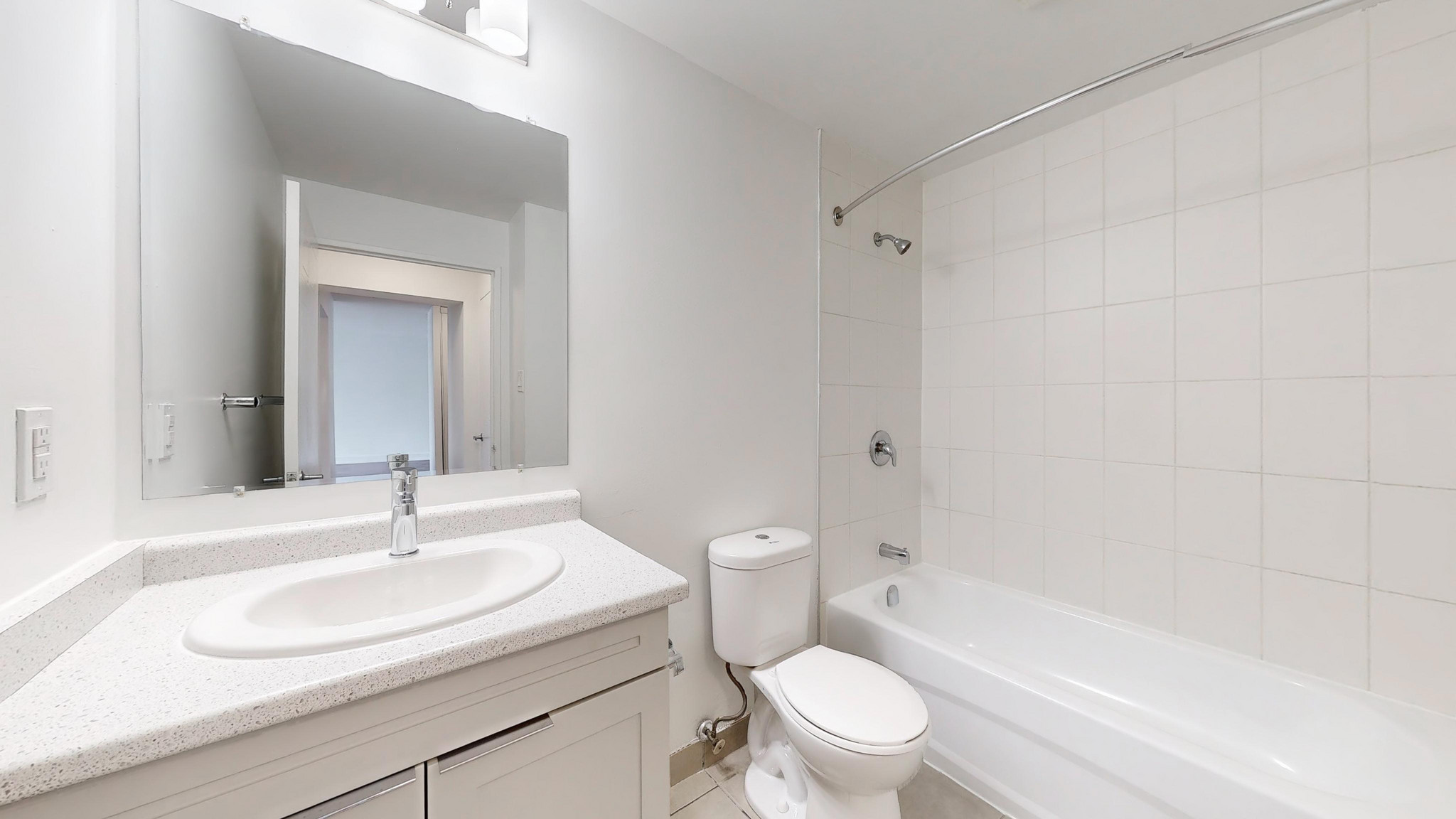 560 Proudfoot Lane - Empress Gate Apartments - Photo 11